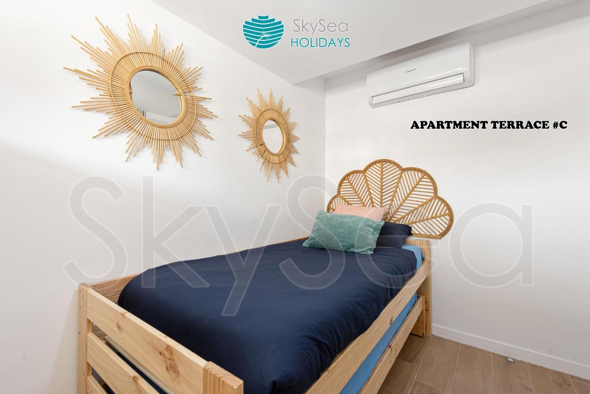 Апартаменты Skysea Benalmadena Puerto Marina Экстерьер фото
