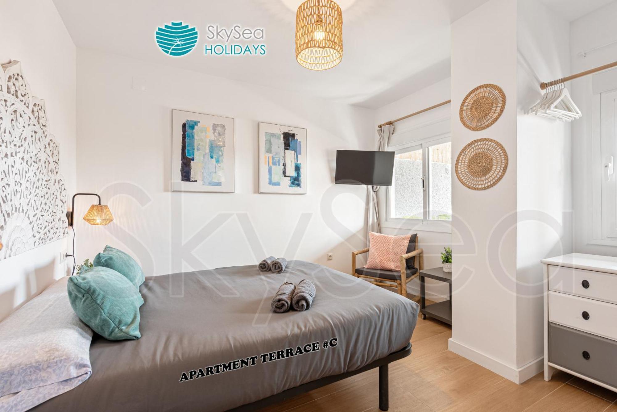 Апартаменты Skysea Benalmadena Puerto Marina Экстерьер фото